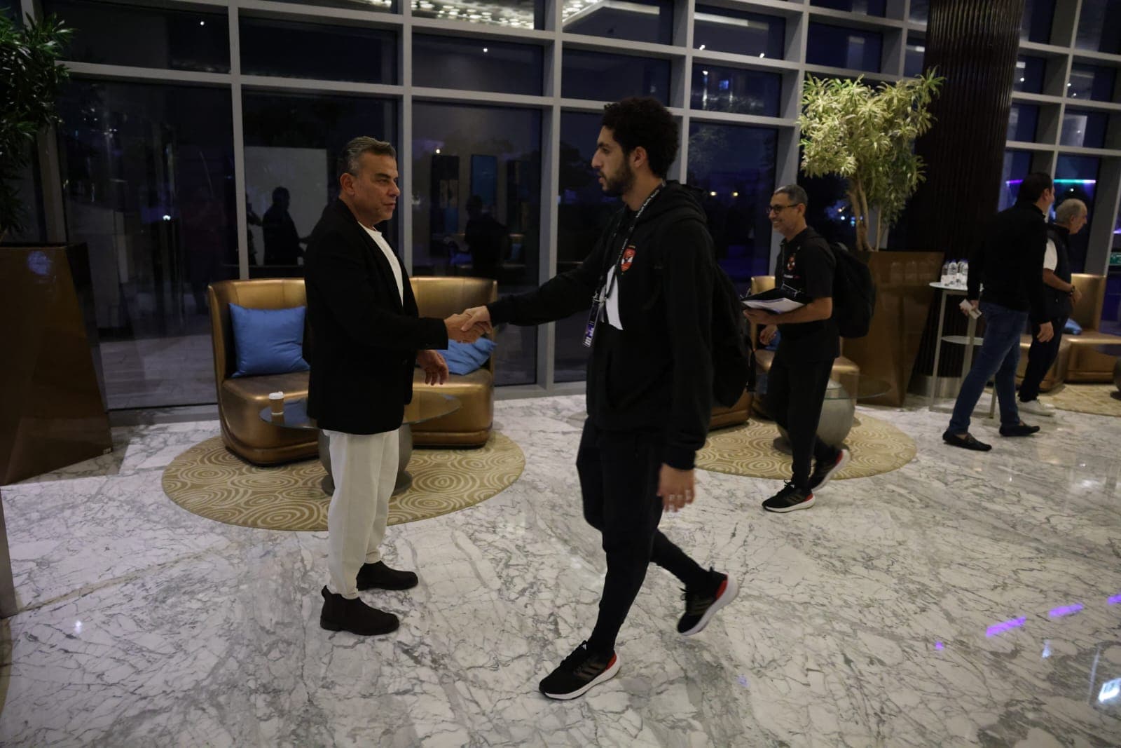 السوبر المصري| الأهلي يتوجه إلى ملعب محمد بن زايد لخوض مباراة سيراميكا
