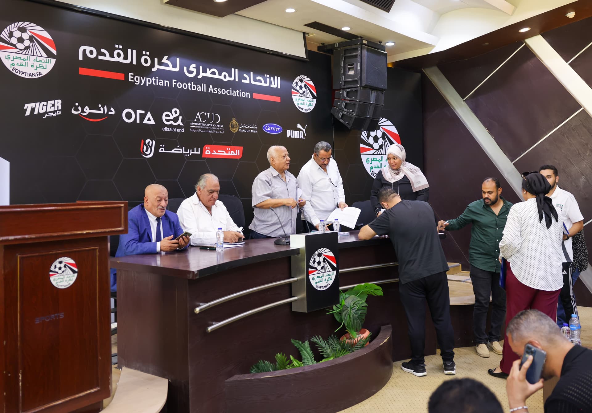 الأهلي يواجه الطيران في الجولة الأولى لدوري كرة القدم النسائية