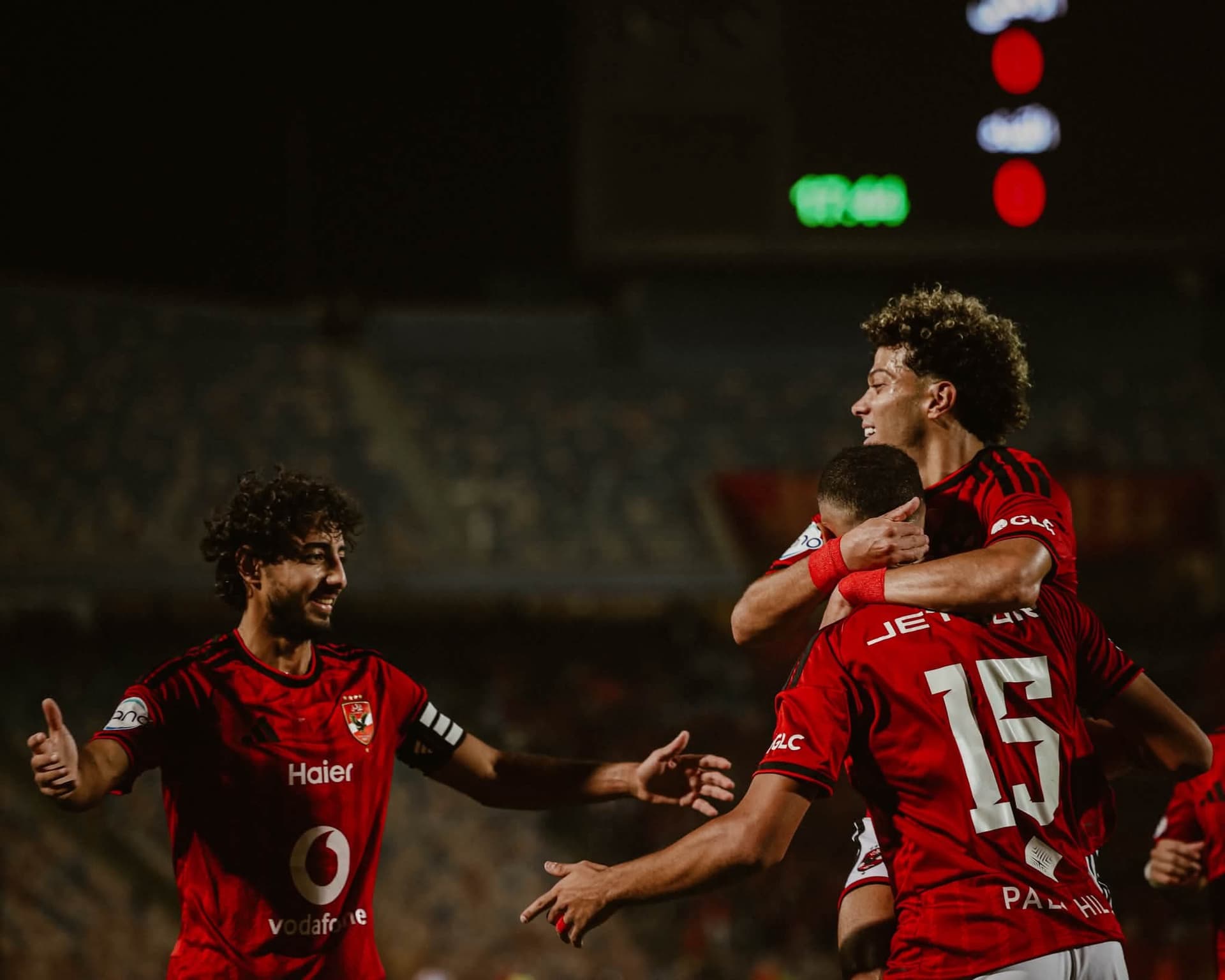 الدوري الممتاز| الأهلي يتقدم بهدفين مقابل هدف على القناة في الشوط الأول
