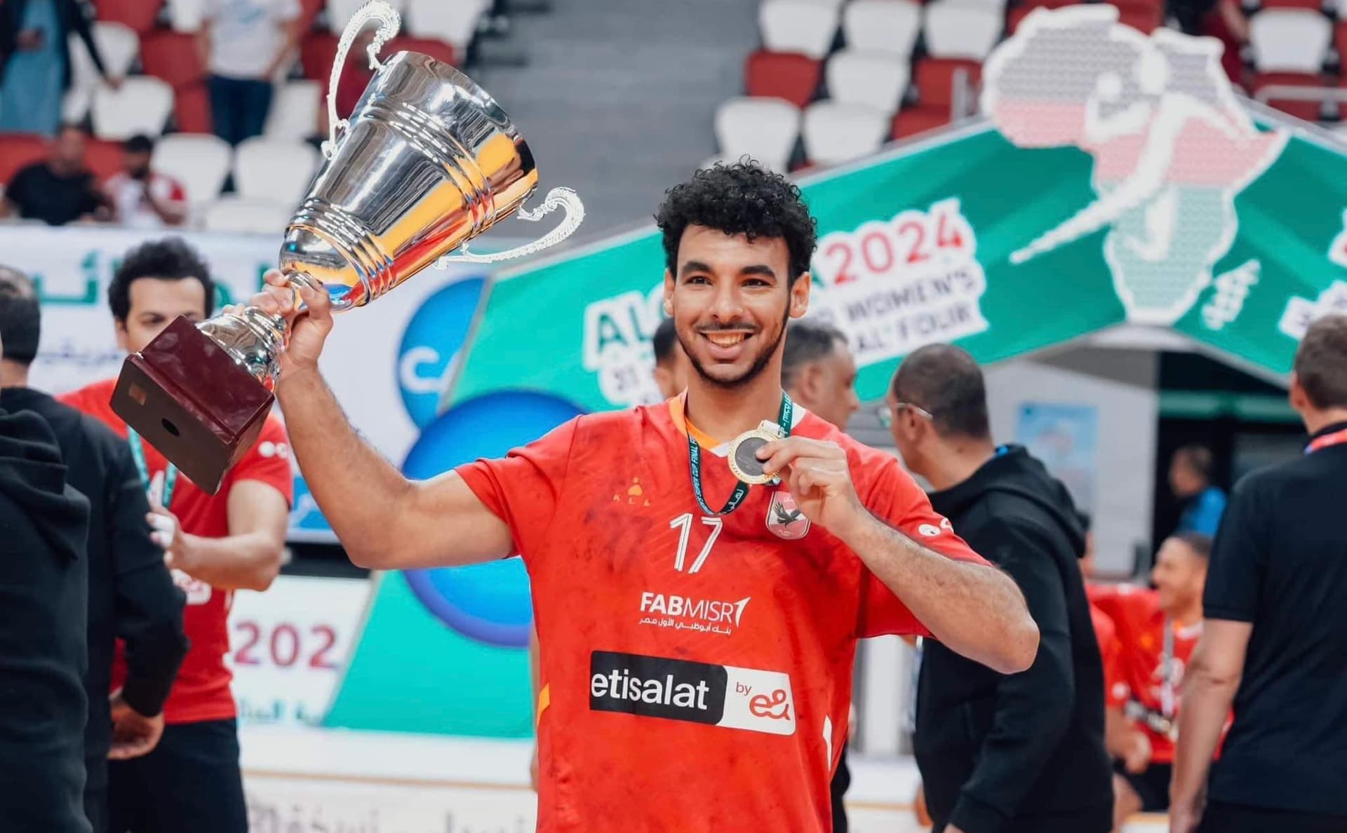 خيري يغادر بعثة «رجال يد الأهلي» ويعود للقاهرة بسبب الإصابة
