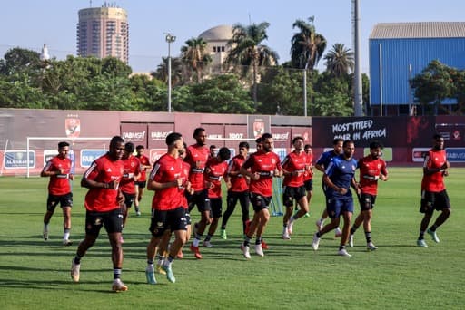 مران الأهلي| الفريق يواصل تدريباته دون راحة استعدادًا لمباراة الزمالك